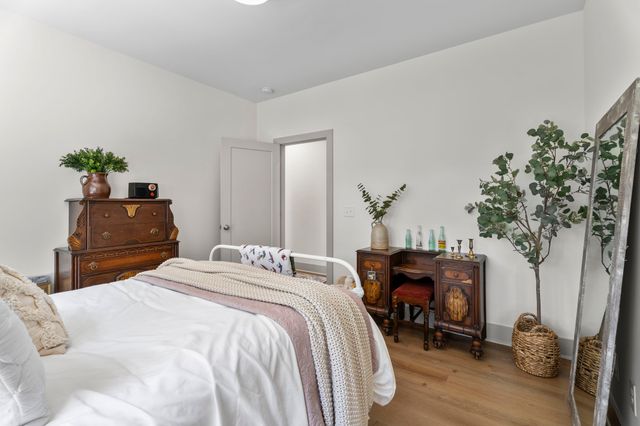 1118 Riverwood Dr, Nashville, TN 37216