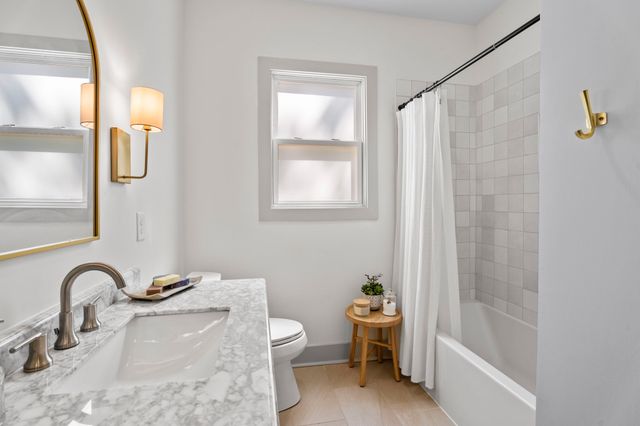 1118 Riverwood Dr, Nashville, TN 37216