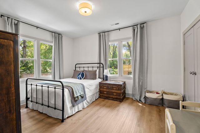 1118 Riverwood Dr, Nashville, TN 37216