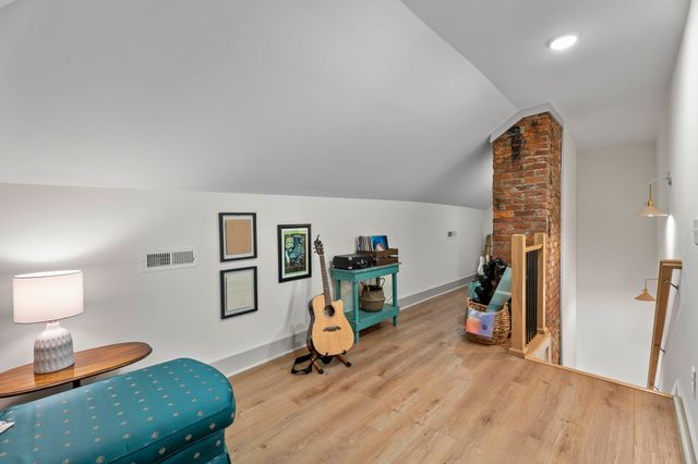 1118 Riverwood Dr, Nashville, TN 37216