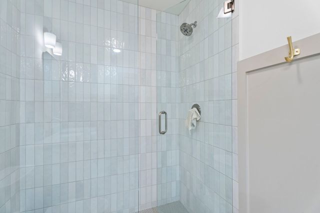 1118 Riverwood Dr, Nashville, TN 37216