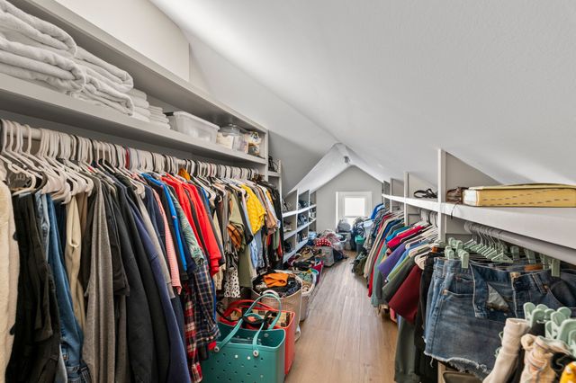 1118 Riverwood Dr, Nashville, TN 37216