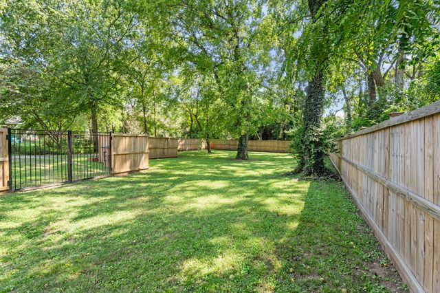 1118 Riverwood Dr, Nashville, TN 37216