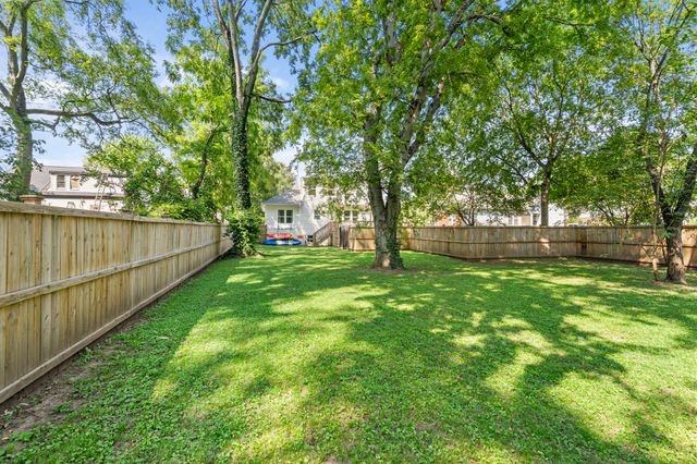 1118 Riverwood Dr, Nashville, TN 37216