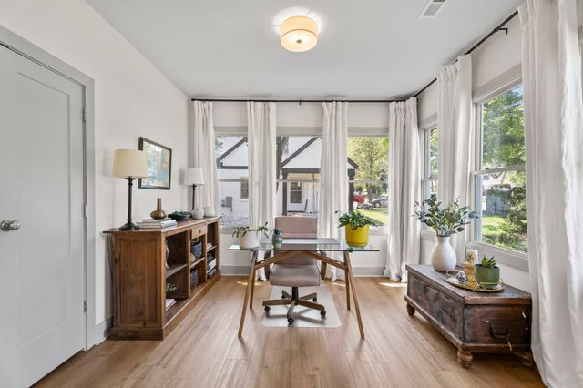 1118 Riverwood Dr, Nashville, TN 37216