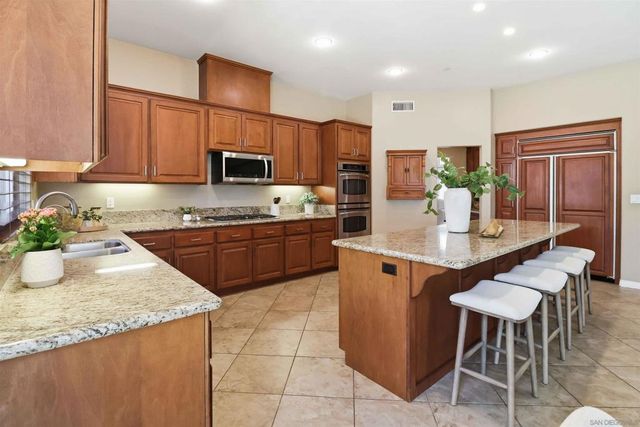 691 Center Stage Glen, Escondido, CA 92025