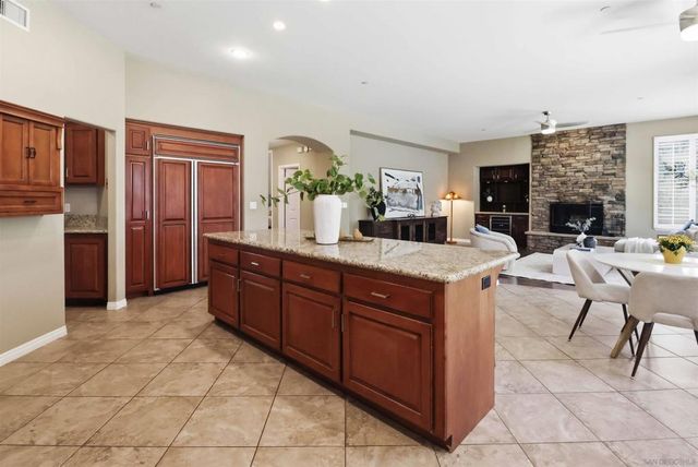 691 Center Stage Glen, Escondido, CA 92025