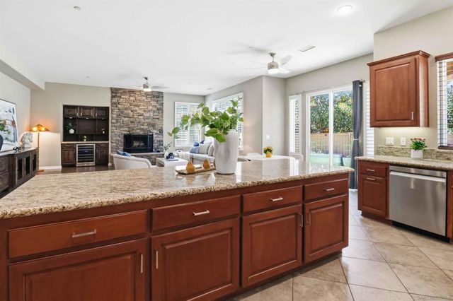 691 Center Stage Glen, Escondido, CA 92025