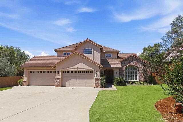 691 Center Stage Glen, Escondido, CA 92025