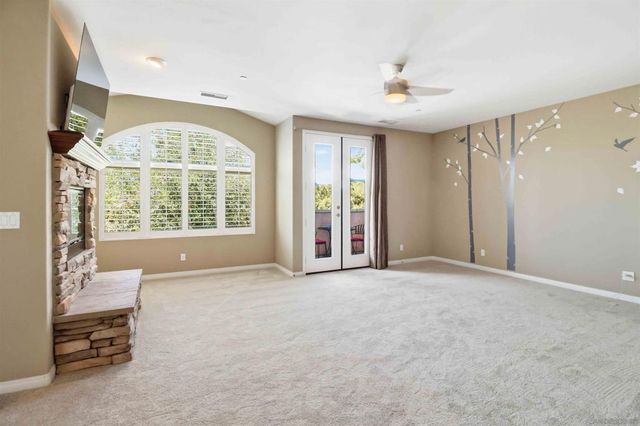 691 Center Stage Glen, Escondido, CA 92025