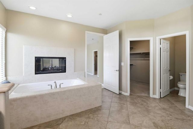 691 Center Stage Glen, Escondido, CA 92025