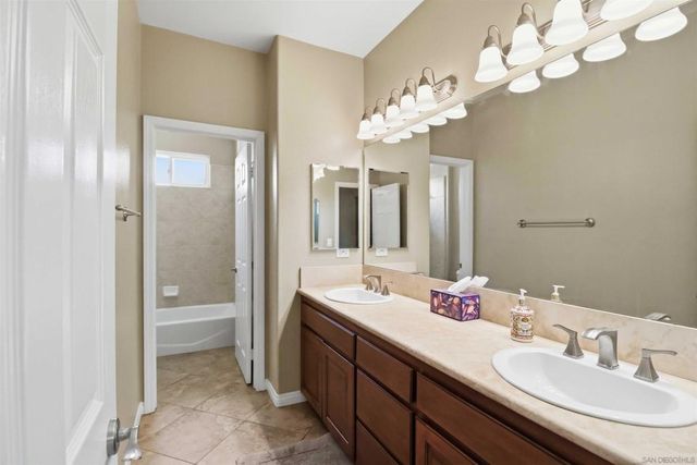 691 Center Stage Glen, Escondido, CA 92025