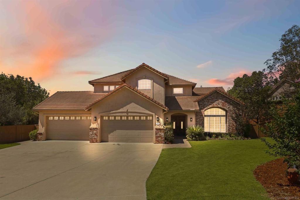 691 Center Stage Glen, Escondido, CA 92025