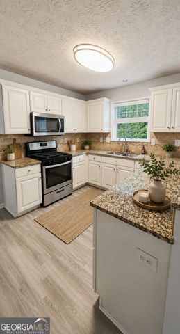 326 Canterbury Place Drive, Suwanee, GA 30024