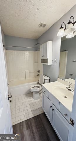 326 Canterbury Place Drive, Suwanee, GA 30024