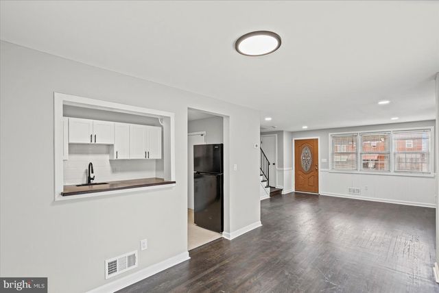 306 CAPITOL CT, Baltimore, MD 21221