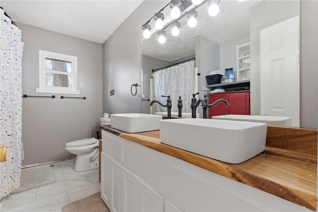 16295 Cypress Lane, Rogers, AR 72756