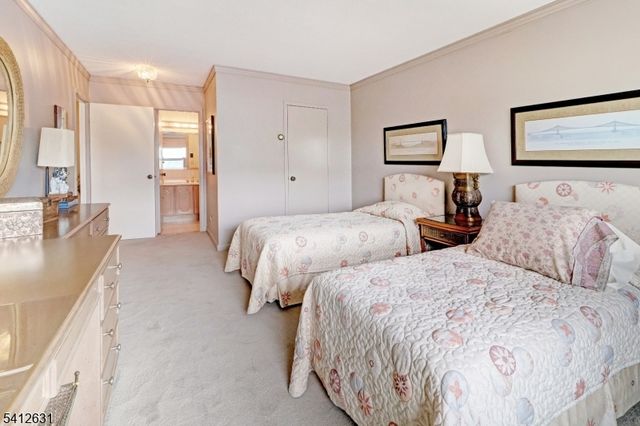 2 Claridge Dr. 2HW, Verona Twp., NJ 07044