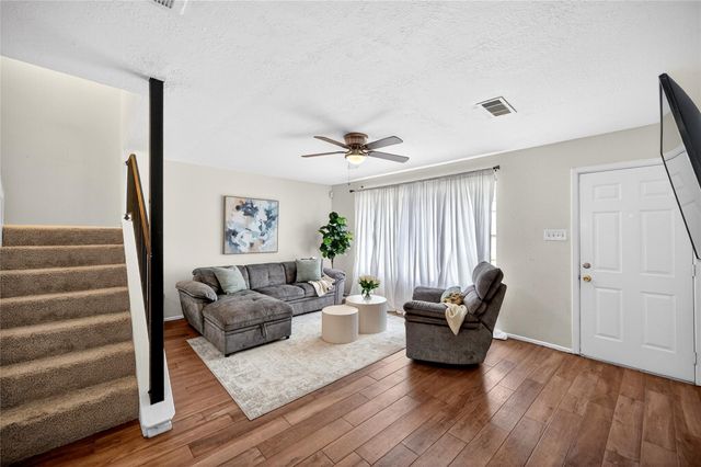 6975 Chasewood Drive, Houston, TX 77489