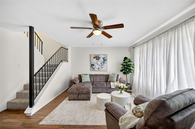 6975 Chasewood Drive, Houston, TX 77489