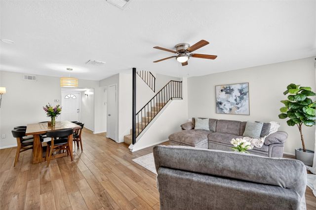 6975 Chasewood Drive, Houston, TX 77489