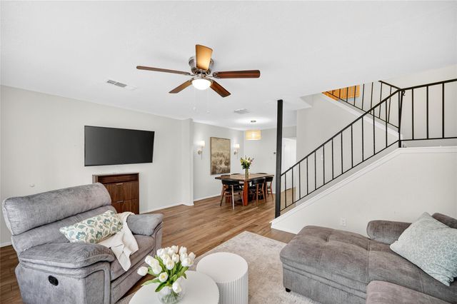 6975 Chasewood Drive, Houston, TX 77489