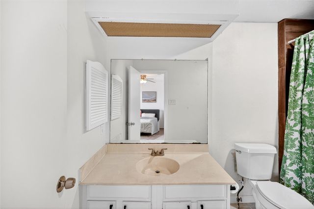 6975 Chasewood Drive, Houston, TX 77489