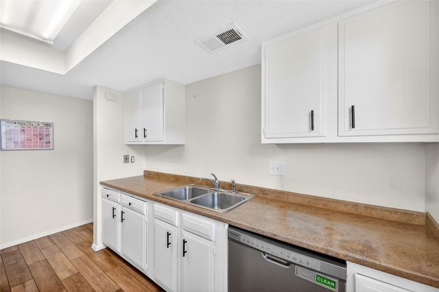 6975 Chasewood Drive, Houston, TX 77489