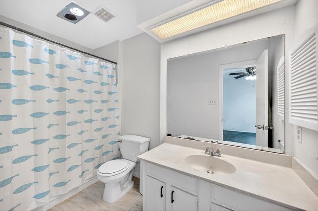 6975 Chasewood Drive, Houston, TX 77489