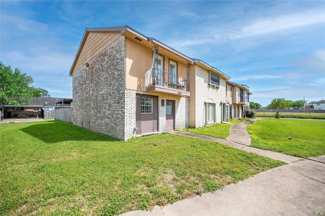 6975 Chasewood Drive, Houston, TX 77489