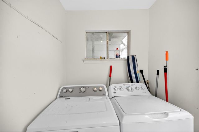 6975 Chasewood Drive, Houston, TX 77489