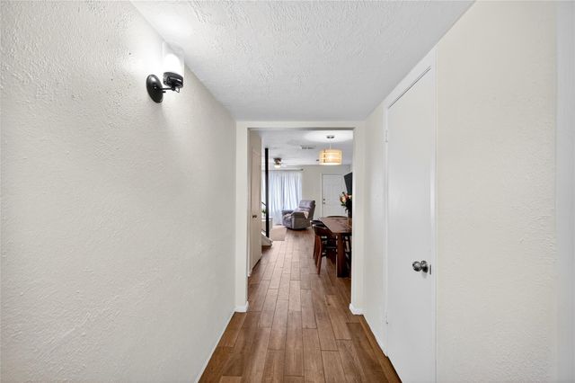 6975 Chasewood Drive, Houston, TX 77489