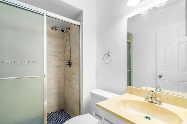 2500 SW 81st Ave 402, Davie, FL 33324