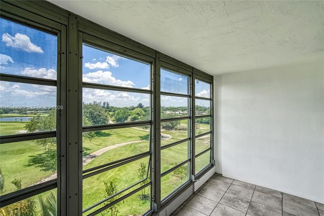 2500 SW 81st Ave 402, Davie, FL 33324