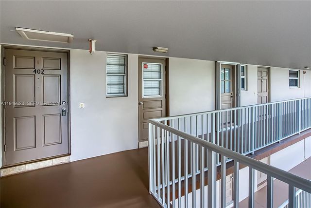 2500 SW 81st Ave 402, Davie, FL 33324