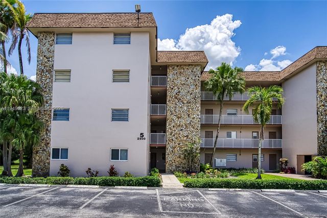 2500 SW 81st Ave 402, Davie, FL 33324