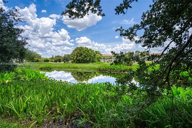 2500 SW 81st Ave 402, Davie, FL 33324