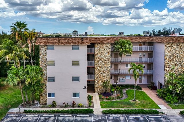 2500 SW 81st Ave 402, Davie, FL 33324