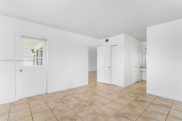 2500 SW 81st Ave 402, Davie, FL 33324