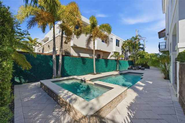 2515 NE 18th Street, Fort Lauderdale, FL 33305