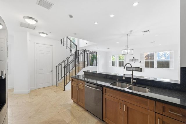 2515 NE 18th Street, Fort Lauderdale, FL 33305