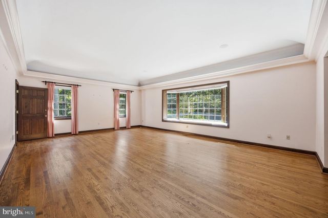 9187 OLD DOMINION DR, Mclean, VA 22102