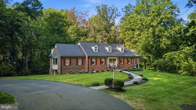 9187 OLD DOMINION DR, Mclean, VA 22102