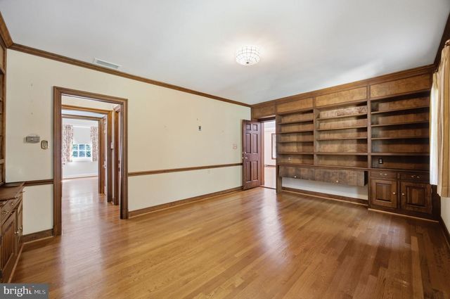 9187 OLD DOMINION DR, Mclean, VA 22102