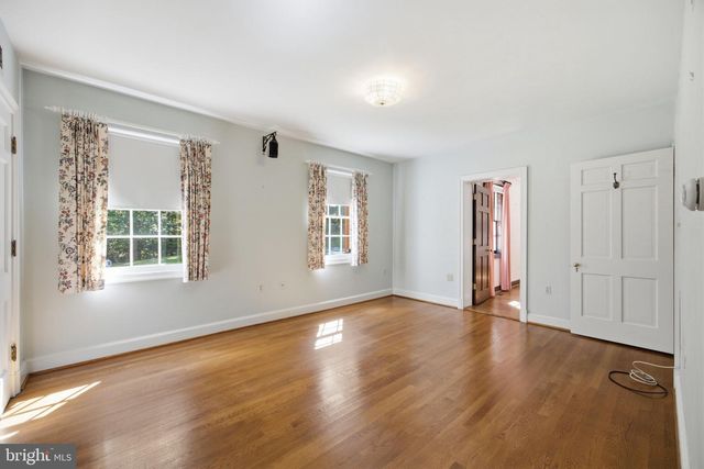 9187 OLD DOMINION DR, Mclean, VA 22102