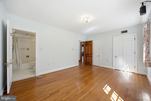 9187 OLD DOMINION DR, Mclean, VA 22102