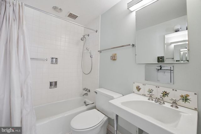 9187 OLD DOMINION DR, Mclean, VA 22102