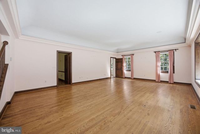 9187 OLD DOMINION DR, Mclean, VA 22102