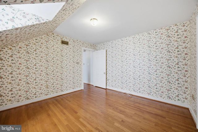 9187 OLD DOMINION DR, Mclean, VA 22102