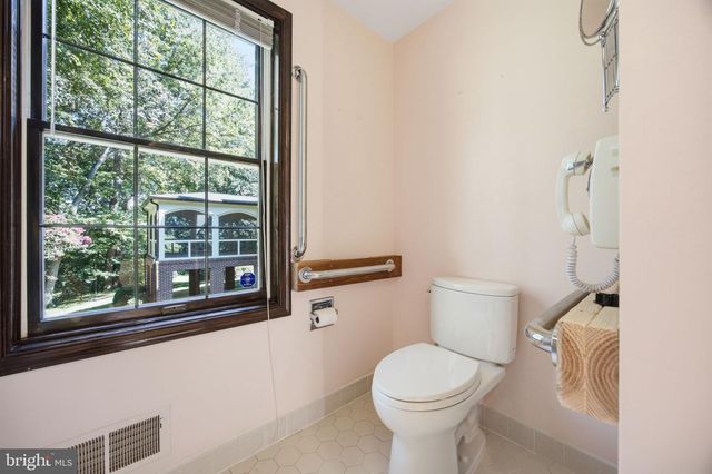 9187 OLD DOMINION DR, Mclean, VA 22102